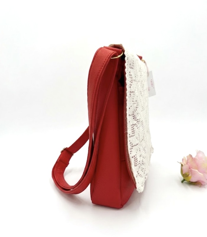 De la Rose - kaunis Eesti disain ja käsitöö, seljakotid on valminud väärindava uuskasutuse põhimõttel mööblitööstuse materjalijääkidest