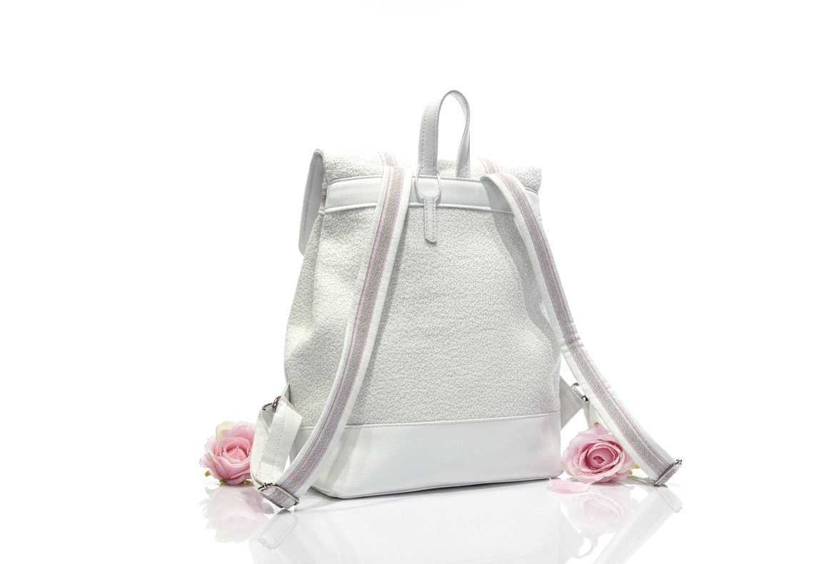 De la Rose - kaunis Eesti disain ja käsitöö, seljakotid on valminud väärindava uuskasutuse põhimõttel mööblitööstuse materjalijääkidest