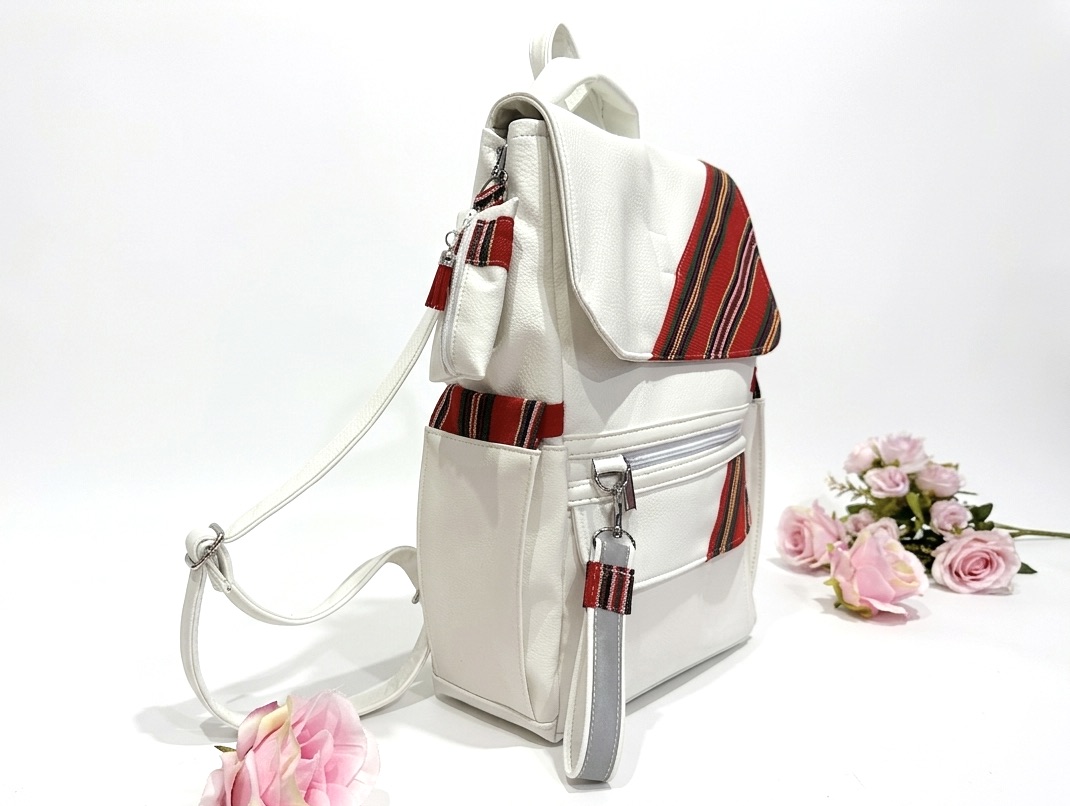 De la Rose - kaunis Eesti disain ja käsitöö, seljakotid on valminud väärindava uuskasutuse põhimõttel mööblitööstuse materjalijääkidest