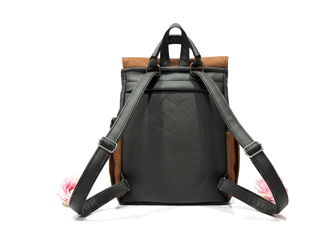 De la Rose - kaunis Eesti disain ja käsitöö, seljakotid on valminud väärindava uuskasutuse põhimõttel mööblitööstuse materjalijääkidest