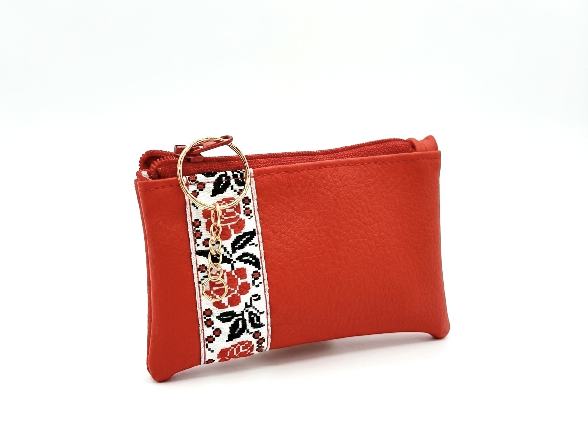 De la Rose - kaunis Eesti disain ja käsitöö, tooted on valminud väärindava uuskasutuse põhimõttel mööblitööstuse materjalijääkidest