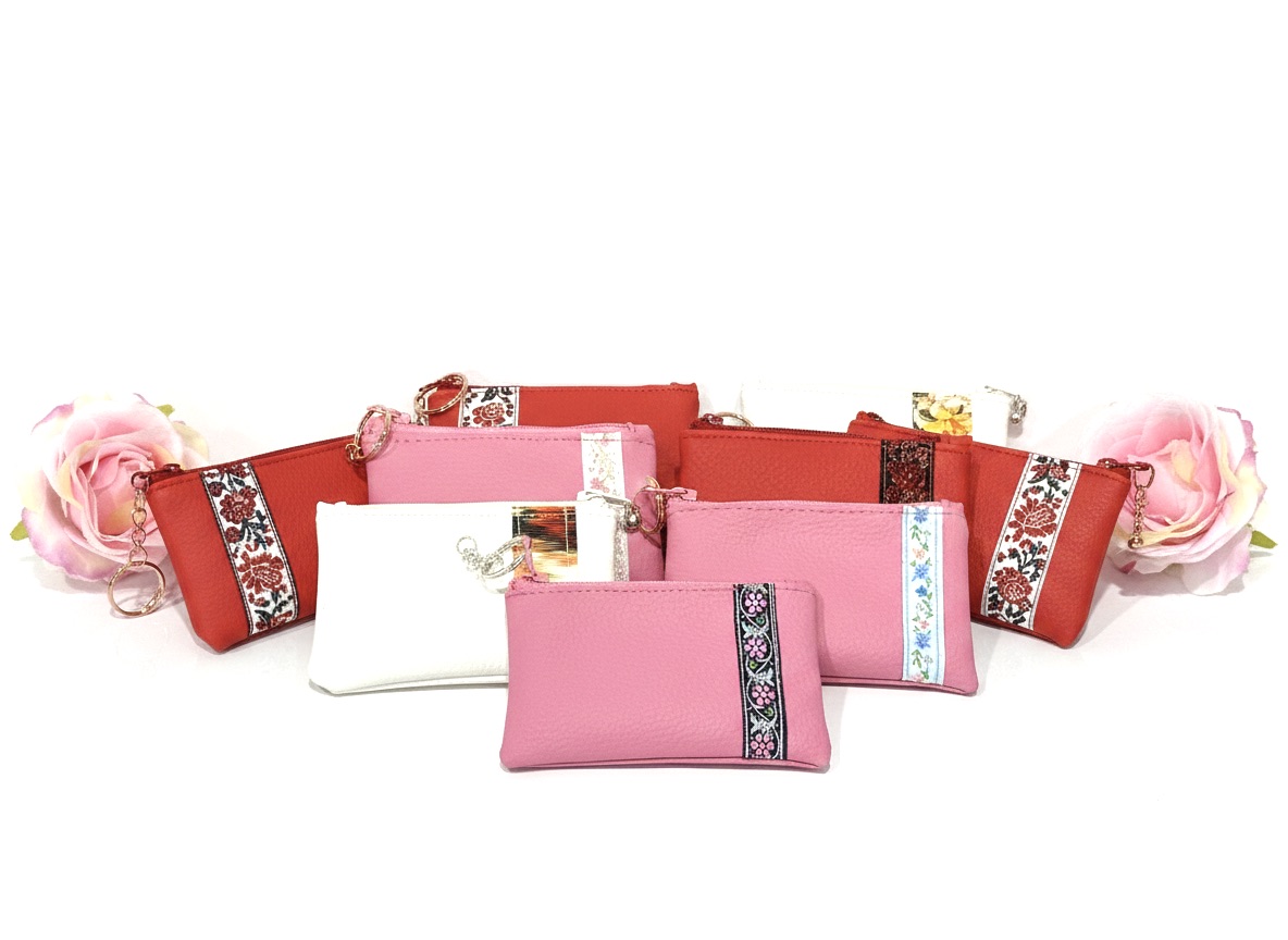 De la Rose - kaunis Eesti disain ja käsitöö, tooted on valminud väärindava uuskasutuse põhimõttel mööblitööstuse materjalijääkidest